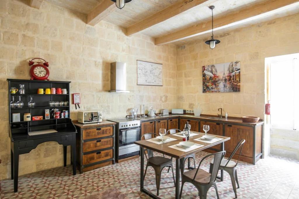 Chic, Stylish & Spacious Flat In Central 瓦莱塔 外观 照片