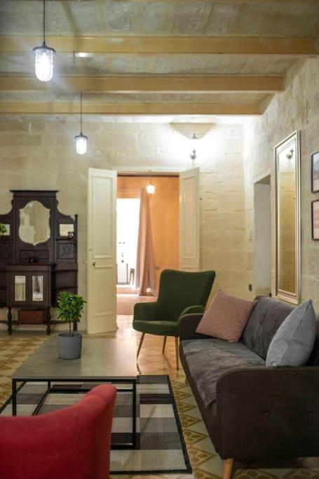 Chic, Stylish & Spacious Flat In Central 瓦莱塔 外观 照片