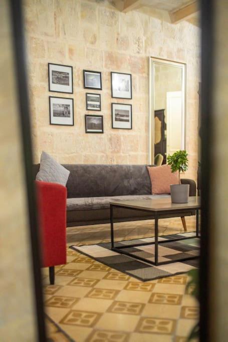Chic, Stylish & Spacious Flat In Central 瓦莱塔 外观 照片