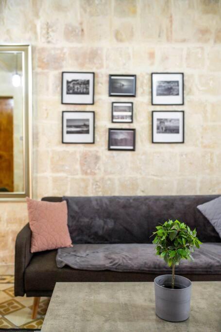 Chic, Stylish & Spacious Flat In Central 瓦莱塔 外观 照片